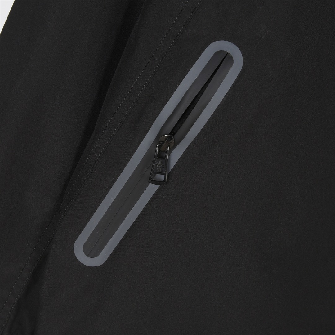 Moncler/蒙口 25ss 小标刺绣拉链连帽夹克外套 黑色