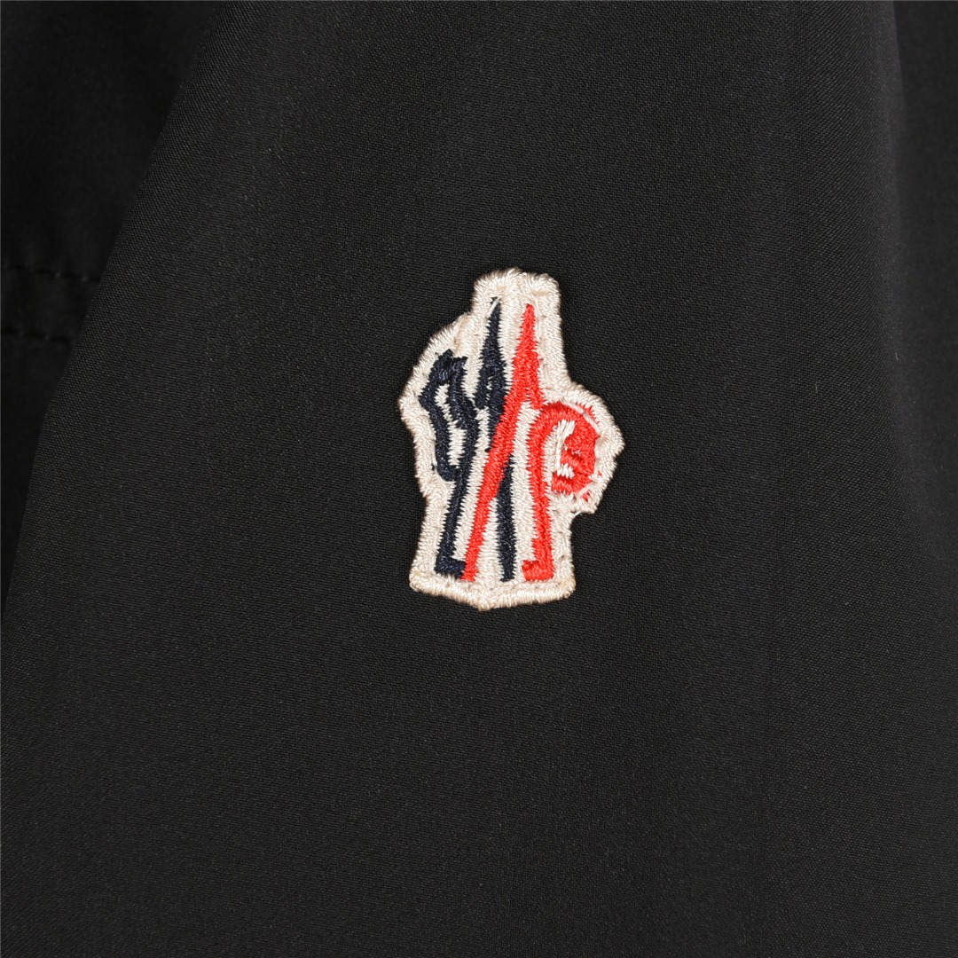 Moncler/蒙口 25ss 小标刺绣拉链连帽夹克外套 黑色