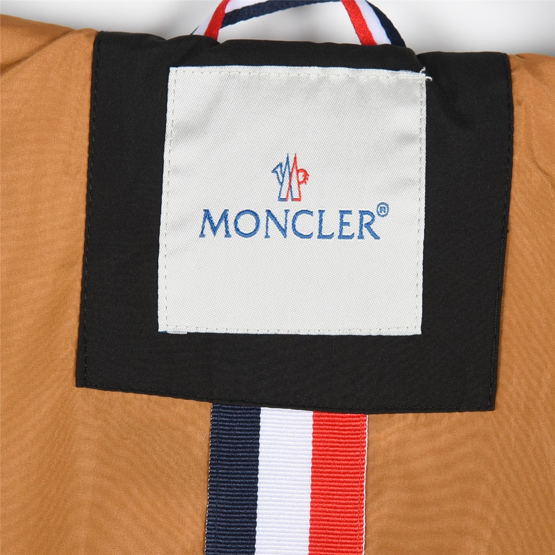 Moncler/蒙口 25ss 小标刺绣拉链连帽夹克外套 黑色