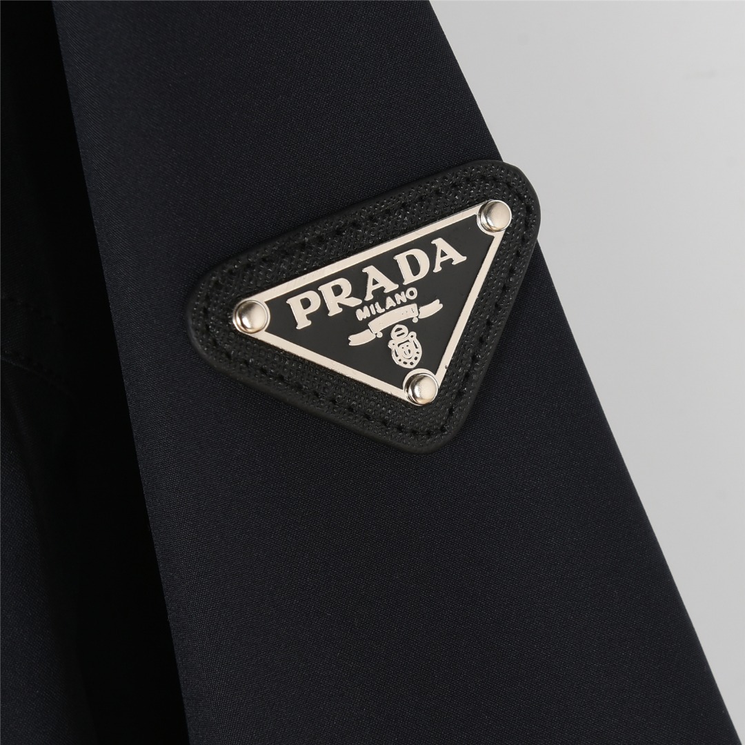 Prada/普拉达 25ss 压胶金属三角拉链连帽夹克外套 藏青