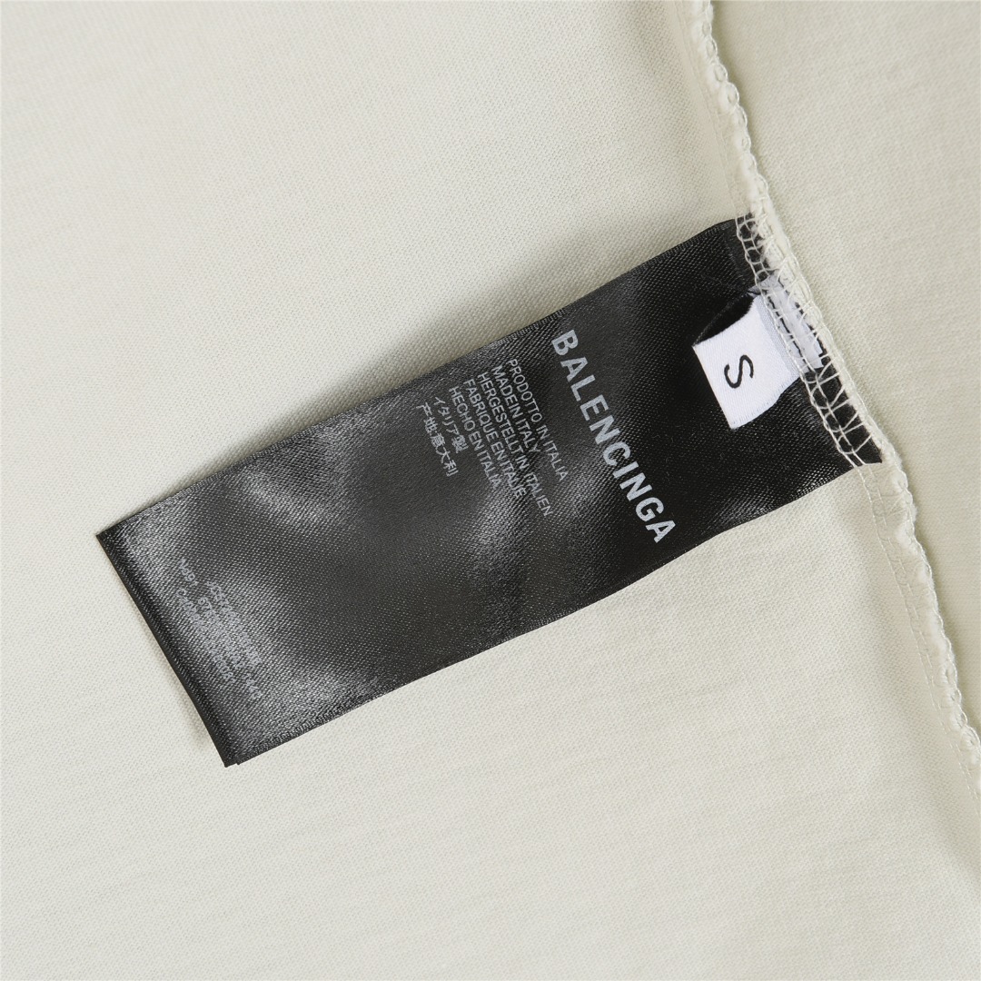 Balenciaga/巴黎世家 25ss 反转字母双B印花水洗破洞短袖T恤浅灰色 水洗黑-Chinese UA Cheap High Quatity Brand Clothes Bags handbags Sneakers wholesale wholesaler seller from China Factory suppliers Fashion Clothing Shoes best Quality Beautiful Price Balenciaga/巴黎世家 25ss 反转字母双B印花水洗破洞短袖T恤浅灰色 水洗黑