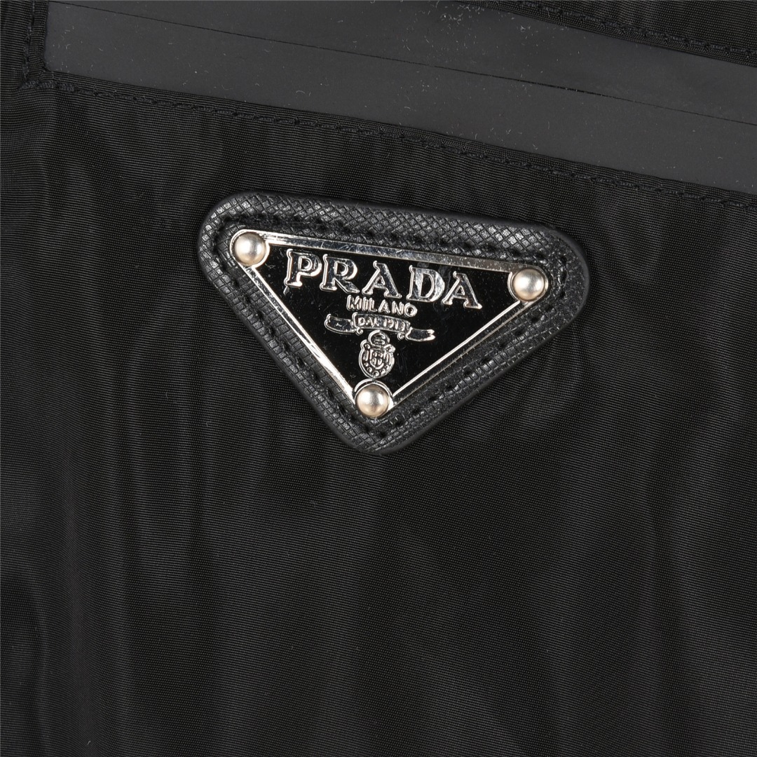 Prada/普拉达 经典尼龙口袋拉链三角标徽章短袖T恤
