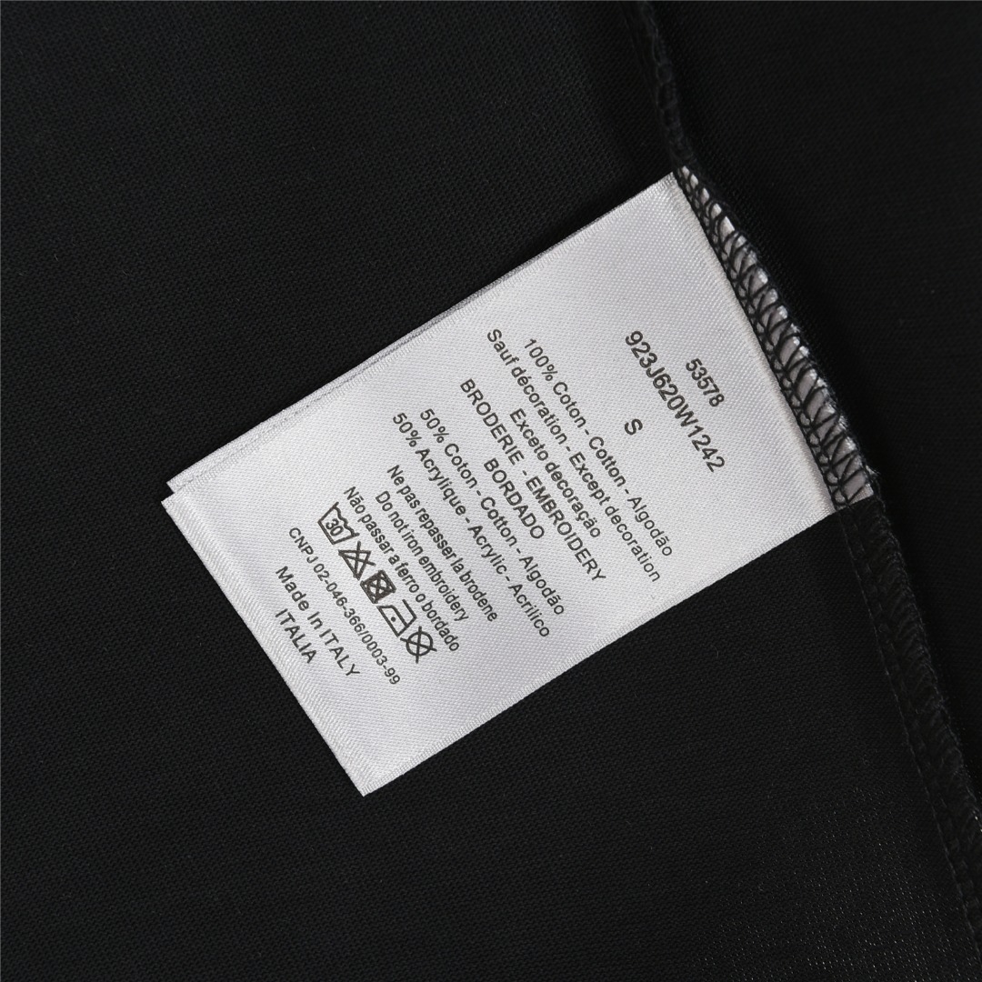 Dior/迪奥 25ss 灵感经典涂鸦字母印花短袖T恤白色 黑色-Chinese UA Cheap High Quatity Brand Clothes Bags handbags Sneakers wholesale wholesaler seller from China Factory suppliers Fashion Clothing Shoes best Quality Beautiful Price Dior/迪奥 25ss 灵感经典涂鸦字母印花短袖T恤白色 黑色
