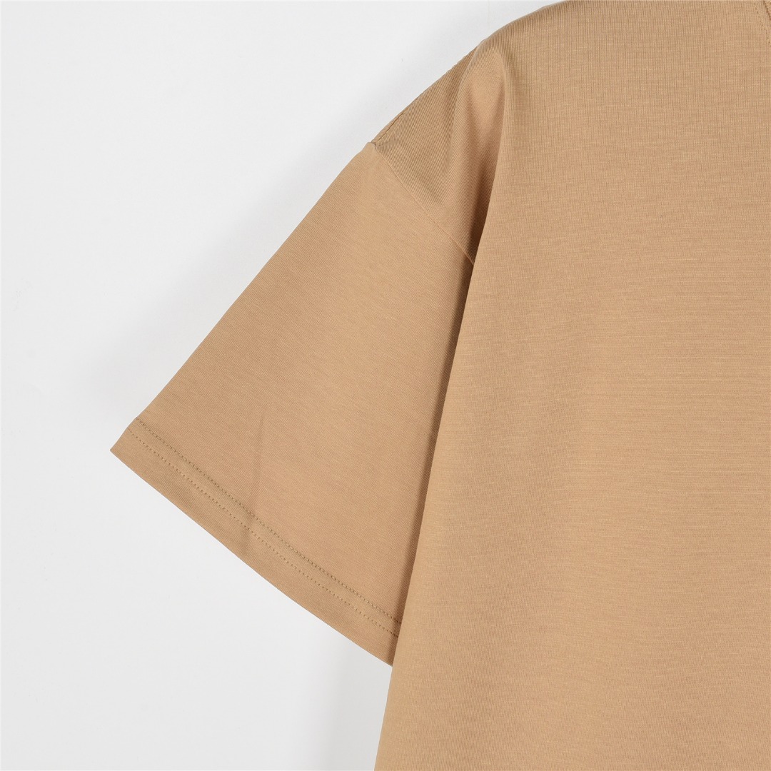 Burberry/巴宝莉 25ss 肩膀战马贴布刺绣短袖T恤 黑色 白色 卡其-莆田鞋,莆田鞋货源,高仿鞋,高仿鞋货源,安福档口,莆田高仿鞋,莆田鞋批发,高仿鞋批发,莆田高仿运动鞋,高仿运动鞋,莆田运动鞋 Burberry/巴宝莉 25ss 肩膀战马贴布刺绣短袖T恤 黑色 白色 卡其