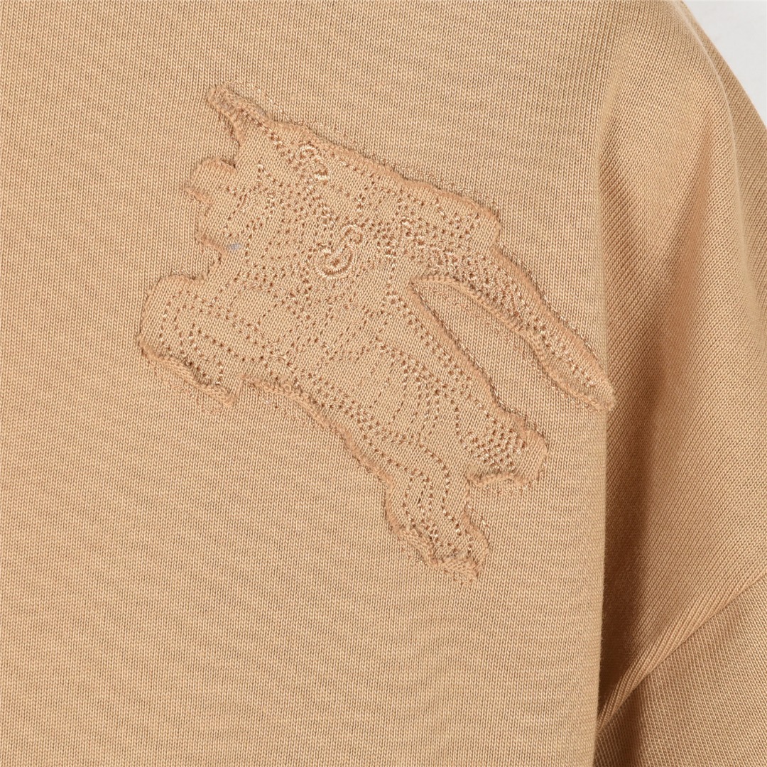 Burberry/巴宝莉 25ss 肩膀战马贴布刺绣短袖T恤 黑色 白色 卡其-莆田鞋,莆田鞋货源,高仿鞋,高仿鞋货源,安福档口,莆田高仿鞋,莆田鞋批发,高仿鞋批发,莆田高仿运动鞋,高仿运动鞋,莆田运动鞋 Burberry/巴宝莉 25ss 肩膀战马贴布刺绣短袖T恤 黑色 白色 卡其