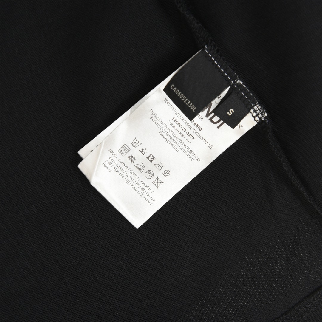 Fendi/芬迪 25ss 胸前双F刺绣手臂硅胶眼睛短袖T恤