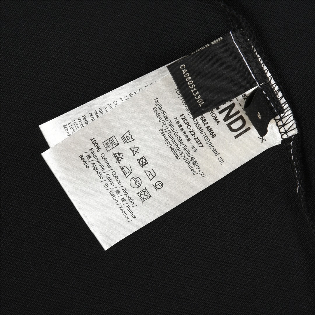 Fendi/芬迪 25ss 小怪兽眼睛老花贴布刺绣短袖T恤 黑色 白色-Chinese UA Cheap High Quatity Brand Clothes Bags handbags Sneakers wholesale wholesaler seller from China Factory suppliers Fashion Clothing Shoes best Quality Beautiful Price Fendi/芬迪 25ss 小怪兽眼睛老花贴布刺绣短袖T恤 黑色 白色