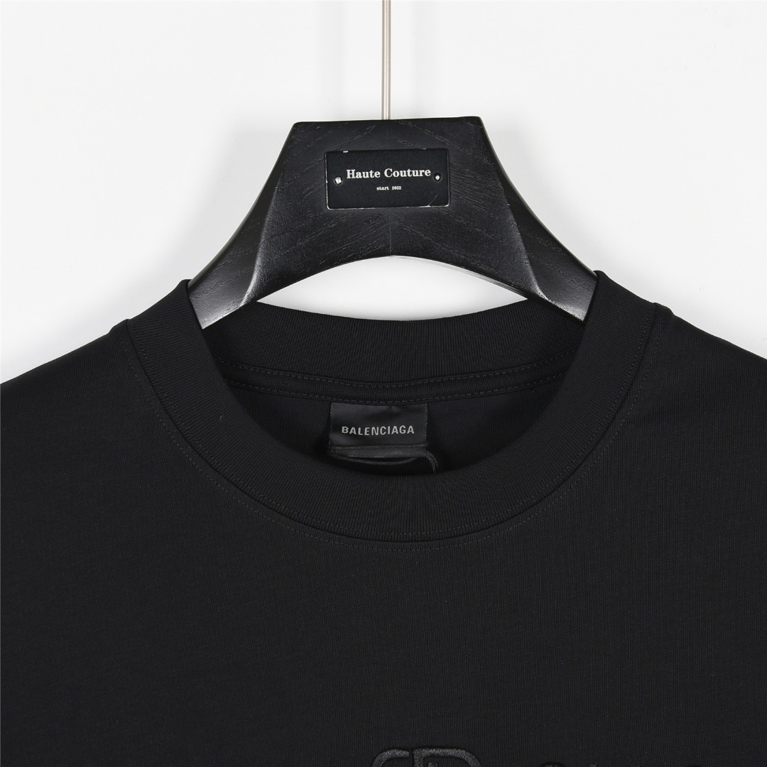 Balenciaga/巴黎世家 25ss 暗纹锁扣字母刺绣短袖T恤