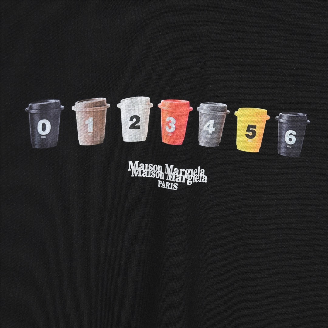 MaisonMargiela/马吉拉 数字咖啡杯印花圆领短袖T恤