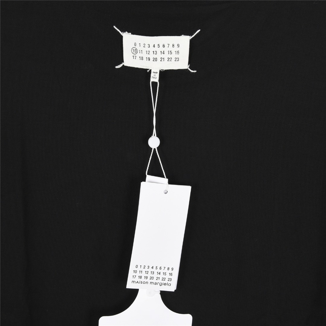 MaisonMargiela/马吉拉 镂空圆洞数字圆领短袖T恤