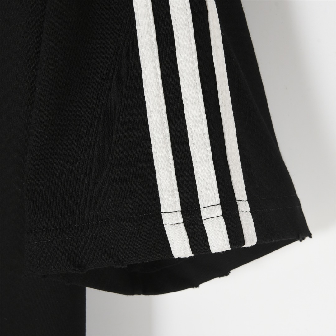 Balenciaga X adidas联名 三叶草logo压胶短袖T恤 面料采用300克重磅洗水纯棉