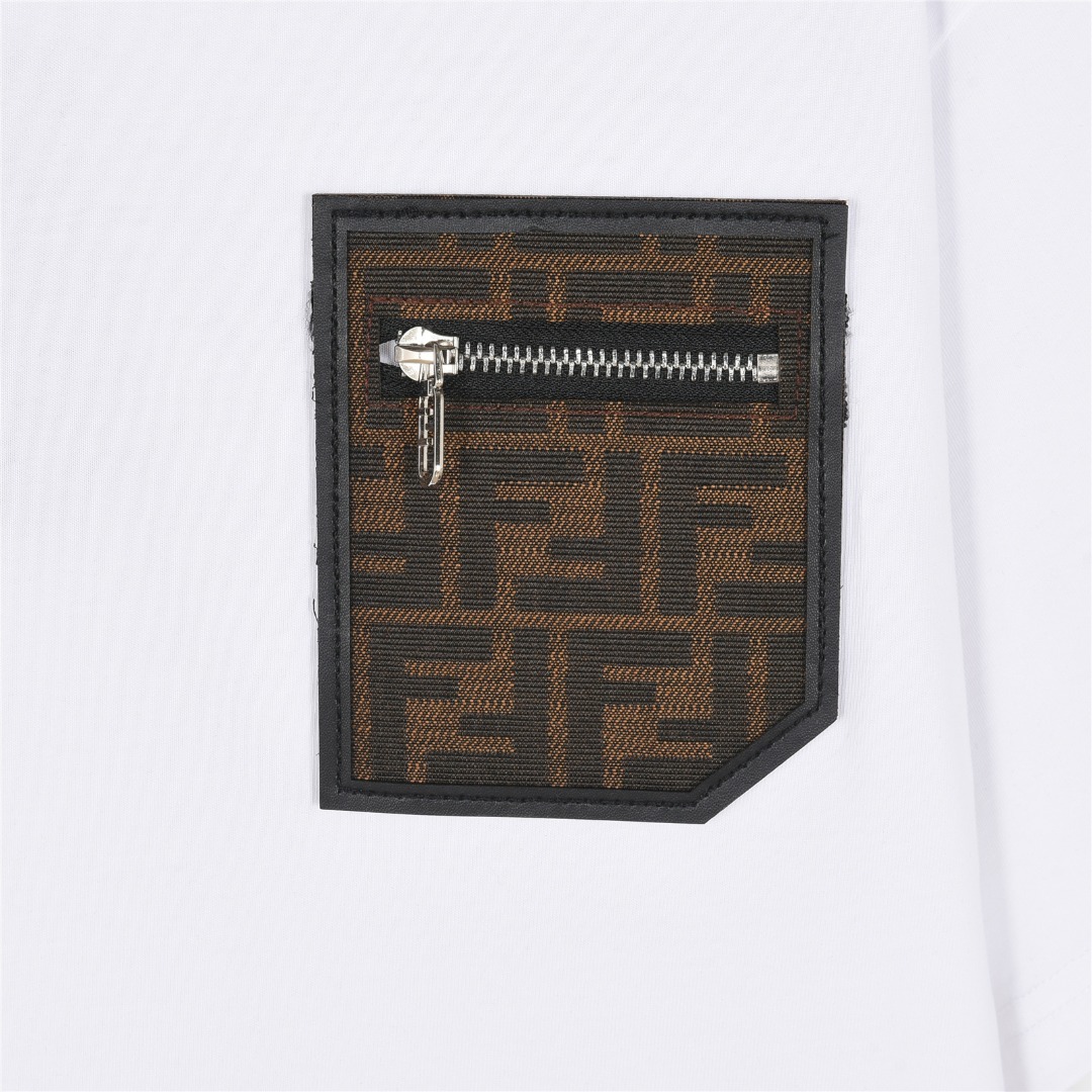 Fendi/芬迪 皮革饰边拉链口袋短袖T恤-Chinese UA Cheap High Quatity Brand Clothes Bags handbags Sneakers wholesale wholesaler seller from China Factory suppliers Fashion Clothing Shoes best Quality Beautiful Price Fendi/芬迪 皮革饰边拉链口袋短袖T恤