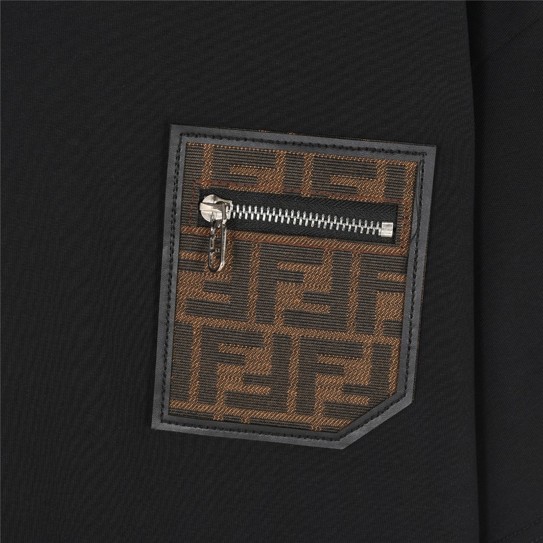 Fendi/芬迪 皮革饰边拉链口袋短袖T恤
