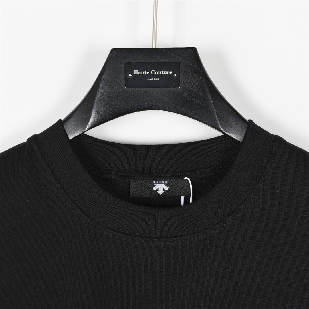 DESCENTE/迪桑特 25ss 肩膀logo刺绣短袖T恤