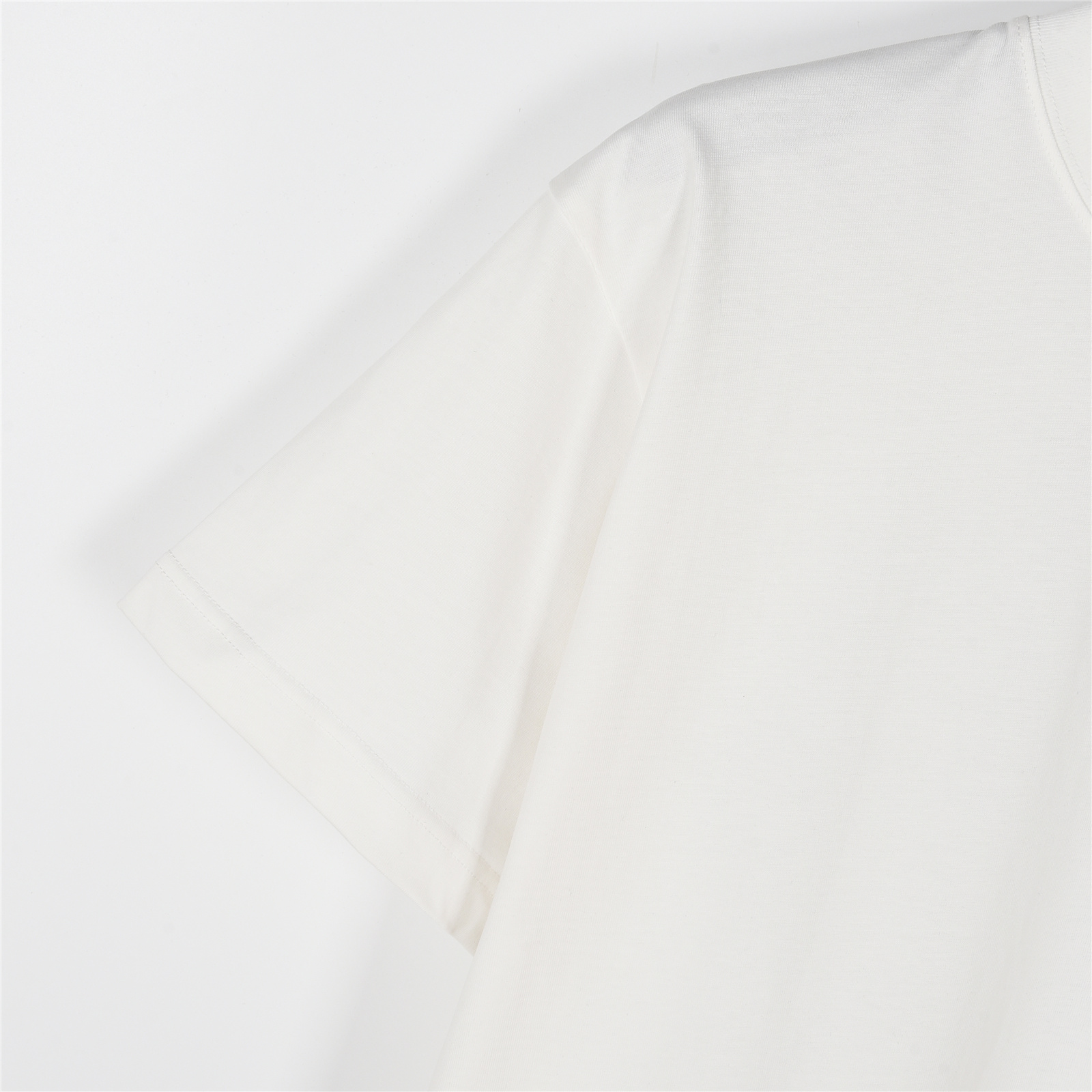 Louis Vuitton/路易威登 25ss 后背链条圆圈刺绣短袖T恤-Chinese UA Cheap High Quatity Brand Clothes Bags handbags Sneakers wholesale wholesaler seller from China Factory suppliers Fashion Clothing Shoes best Quality Beautiful Price Louis Vuitton/路易威登 25ss 后背链条圆圈刺绣短袖T恤