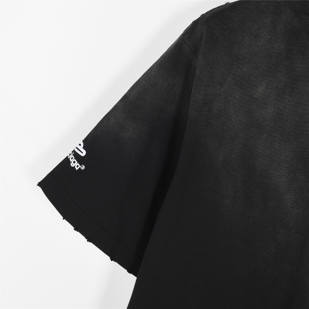 Balenciaga/巴黎世家 25ss 3M小标logo刺绣复古洗水破洞短袖T恤洗水做旧黑-莆田鞋,莆田鞋货源,高仿鞋,高仿鞋货源,安福档口,莆田高仿鞋,莆田鞋批发,高仿鞋批发,莆田高仿运动鞋,高仿运动鞋,莆田运动鞋 Balenciaga/巴黎世家 25ss 3M小标logo刺绣复古洗水破洞短袖T恤洗水做旧黑