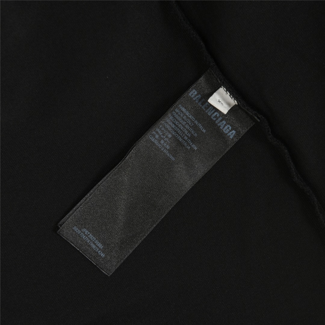 Balenciaga/巴黎世家 25ss 3M小标logo刺绣复古洗水破洞短袖T恤洗水做旧黑-莆田鞋,莆田鞋货源,高仿鞋,高仿鞋货源,安福档口,莆田高仿鞋,莆田鞋批发,高仿鞋批发,莆田高仿运动鞋,高仿运动鞋,莆田运动鞋 Balenciaga/巴黎世家 25ss 3M小标logo刺绣复古洗水破洞短袖T恤洗水做旧黑