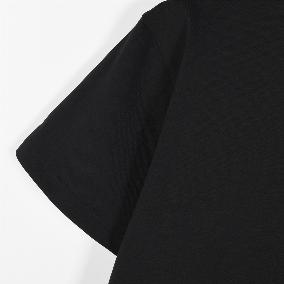 PRADA/普拉达25ss 金属三角标及后背暗纹拱桥刺绣短袖T恤