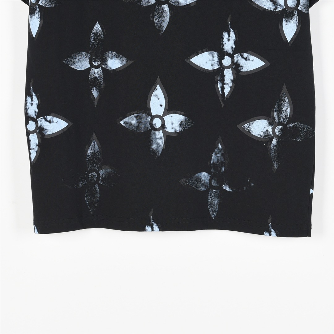 LouisVuitton/路易威登 25ss 满印老花四叶草渲染短袖T恤