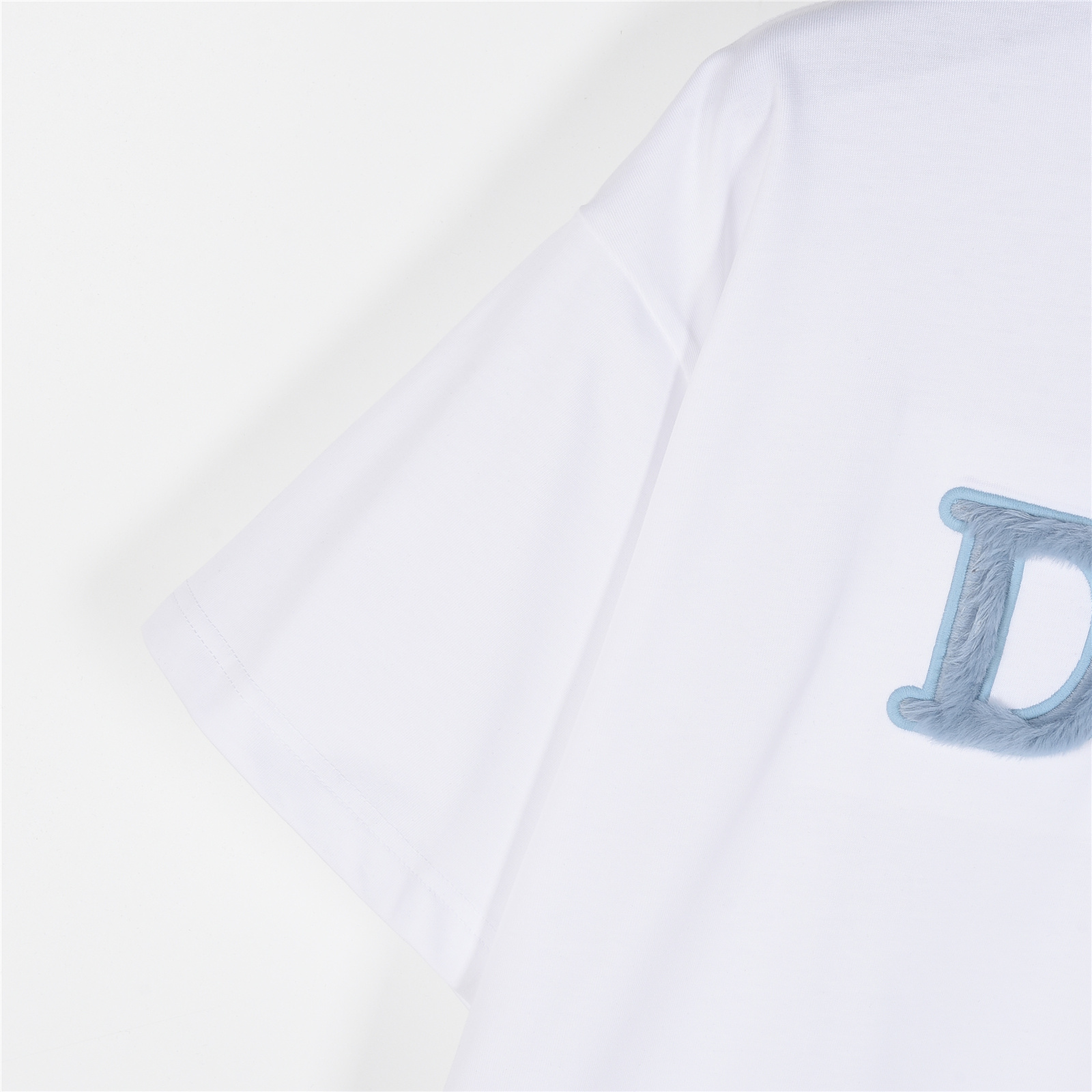Dior/迪奥 25ss 蓝色植绒字母刺绣短袖T恤-Chinese UA Cheap High Quatity Brand Clothes Bags handbags Sneakers wholesale wholesaler seller from China Factory suppliers Fashion Clothing Shoes best Quality Beautiful Price Dior/迪奥 25ss 蓝色植绒字母刺绣短袖T恤