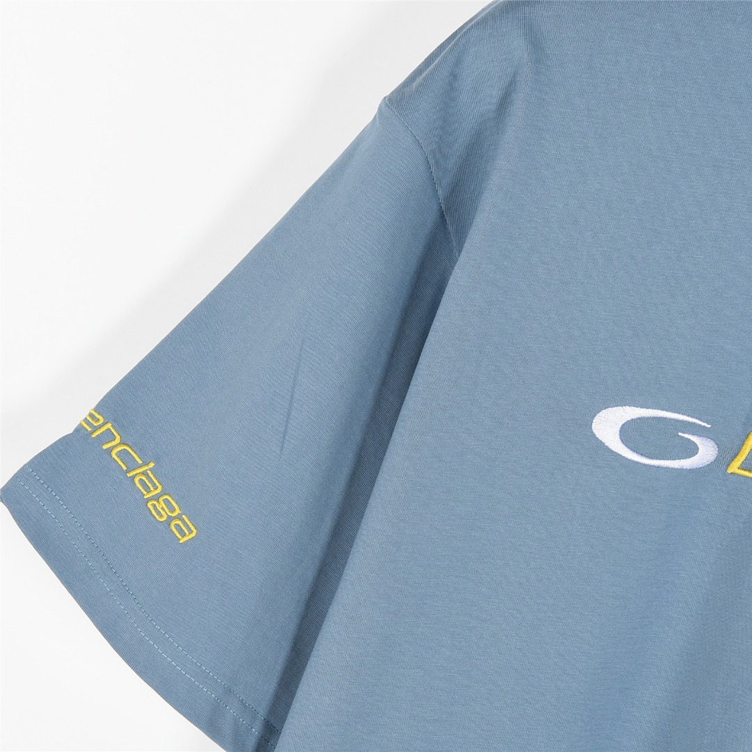 Balenciga/巴黎世家 25ss TRACKSUIT LOGO廓形刺绣短袖T恤 天蓝色 黑色 Balenciga/巴黎世家 25ss TRACKSUIT LOGO廓形刺绣短袖T恤 天蓝色 黑色