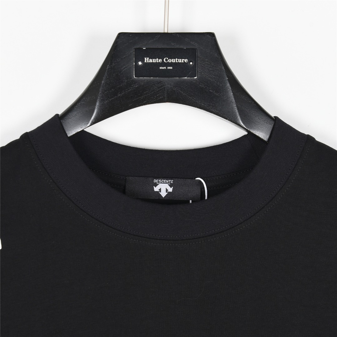 DESCENTE/迪桑特 25ss 胸前字母logo印花短袖T恤