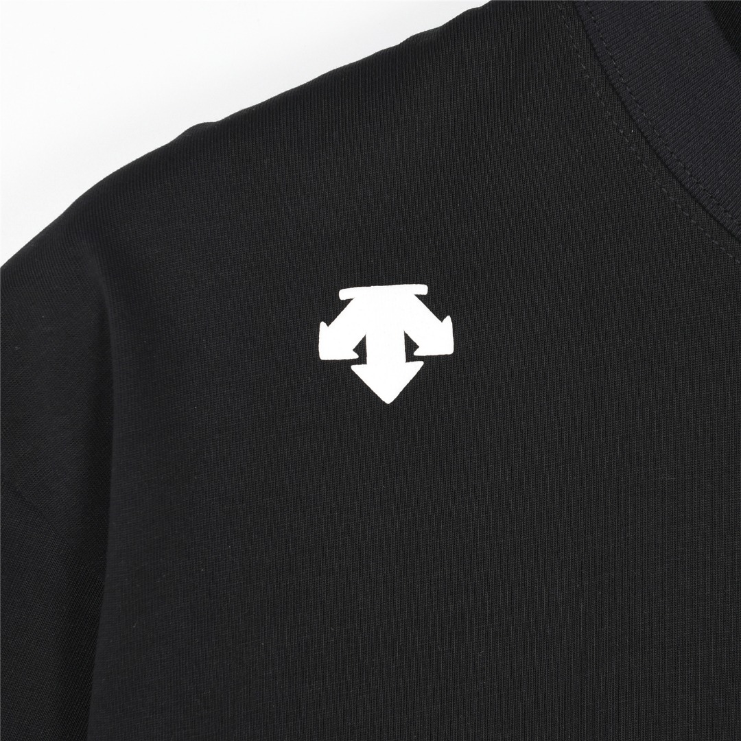 DESCENTE/迪桑特 25ss 胸前字母logo印花短袖T恤