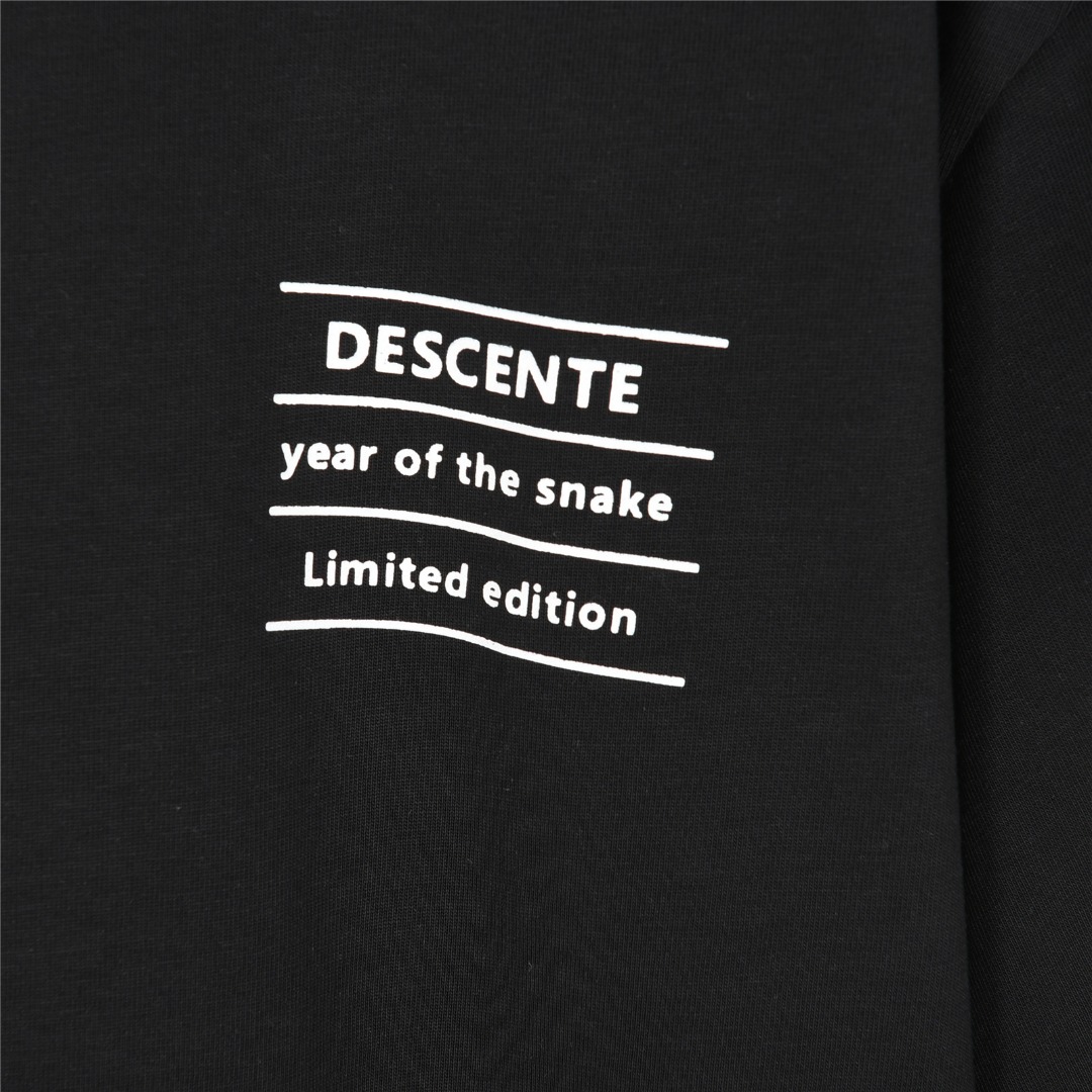 DESCENTE/迪桑特 25ss 胸前字母logo印花短袖T恤