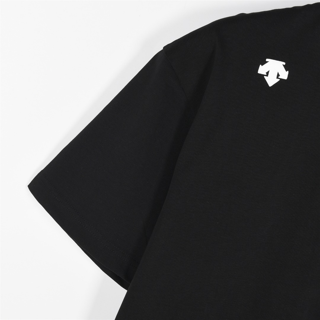 DESCENTE/迪桑特 25ss 胸前字母logo印花短袖T恤
