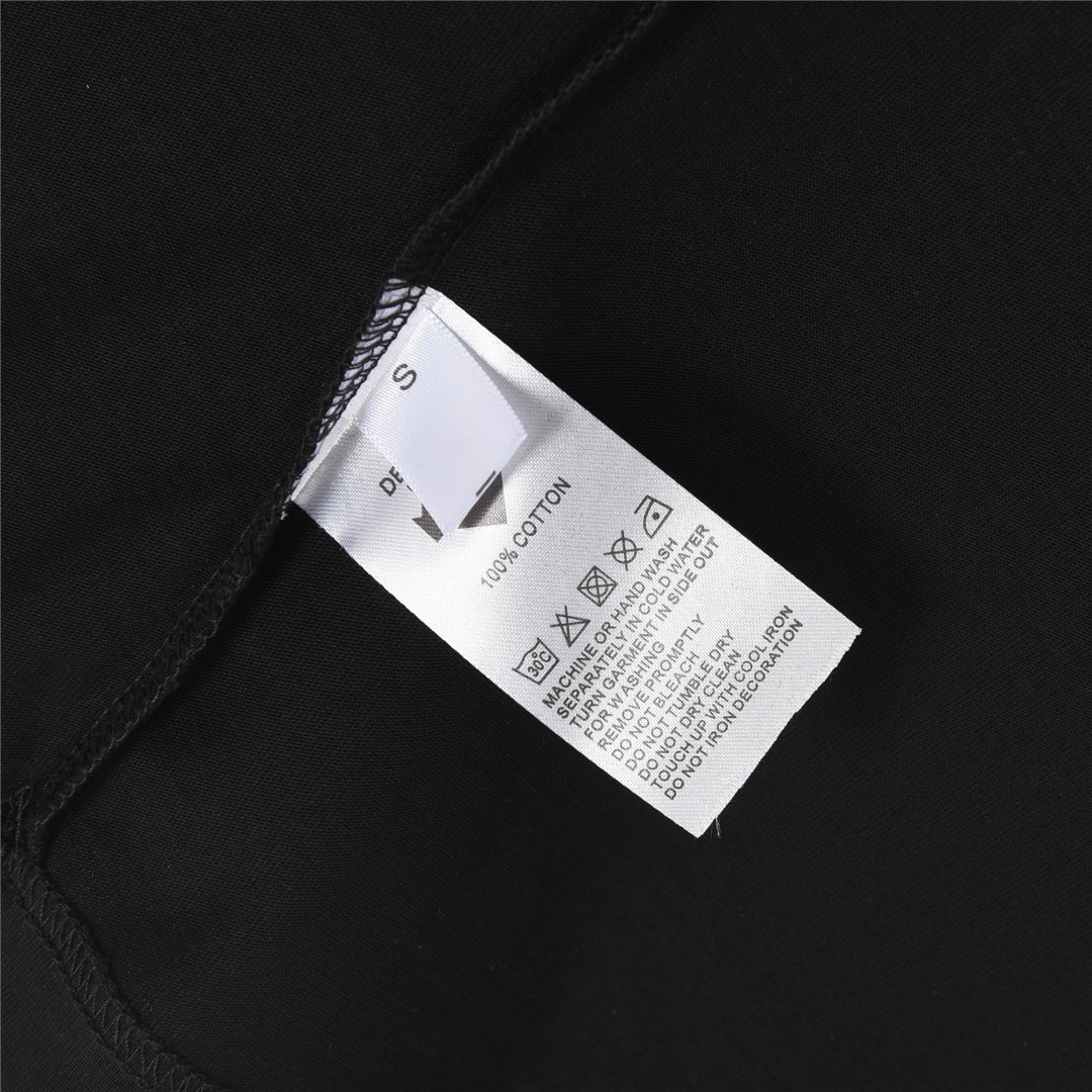 DESCENTE/迪桑特 25ss 胸前字母logo印花短袖T恤