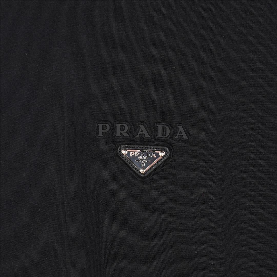 Prada/普拉达 25ss 胸前镶嵌金属三角标及logo压花短袖T恤 黑色 白色