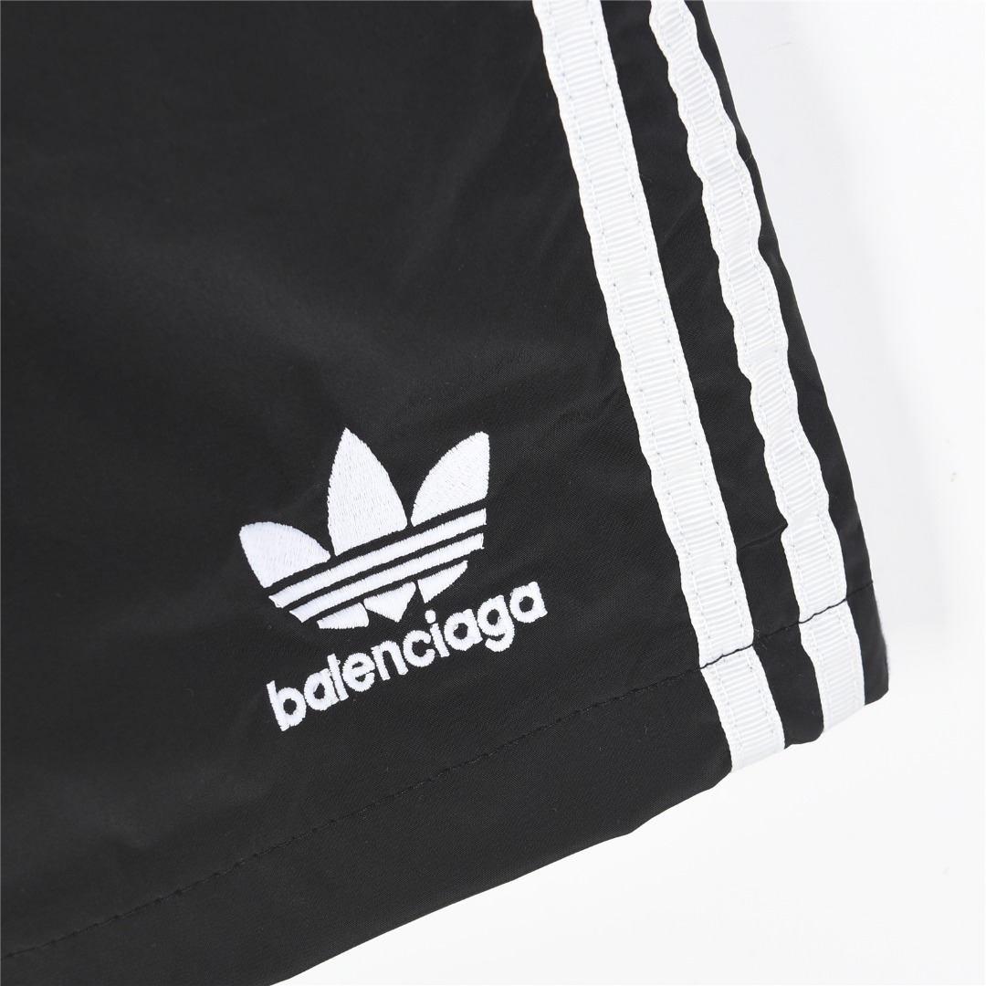 Balenciaga & Adidas 联名刺绣三叶草短裤