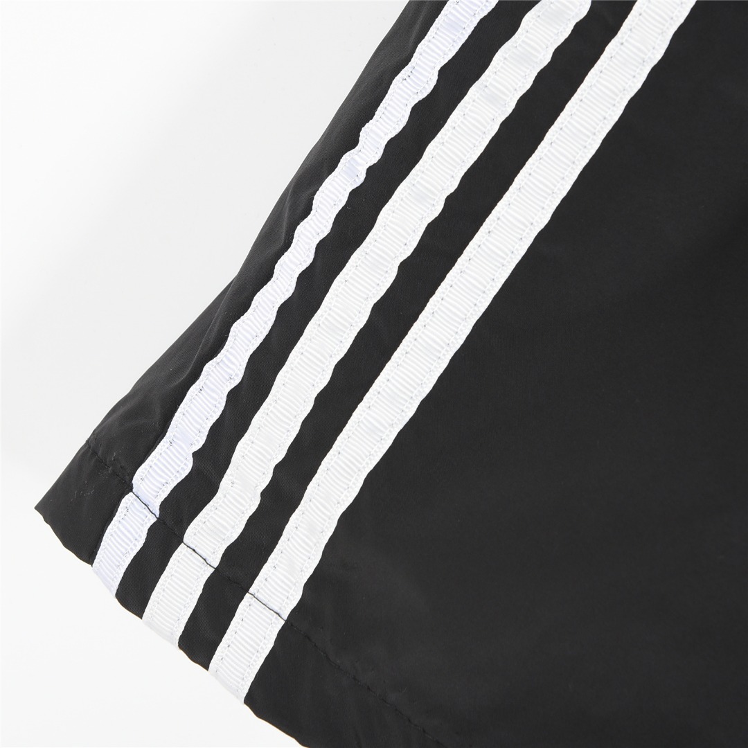 Balenciaga & Adidas 联名刺绣三叶草短裤