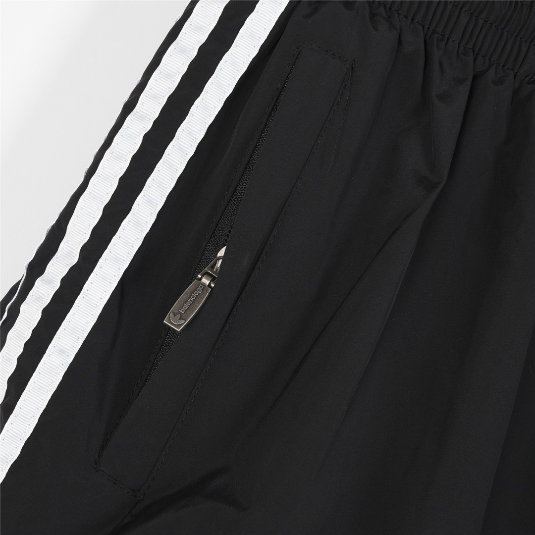 Balenciaga & Adidas 联名刺绣三叶草短裤