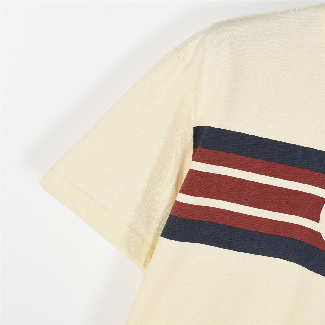 Gucci/古驰 双G互扣条纹印花短袖T恤杏色