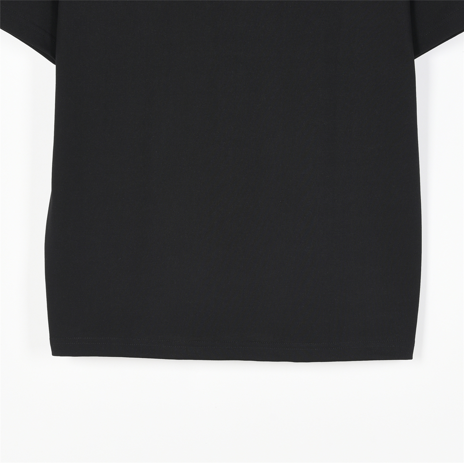 Gucci/古驰 幻彩重影logo印花短袖T恤黑色 白色