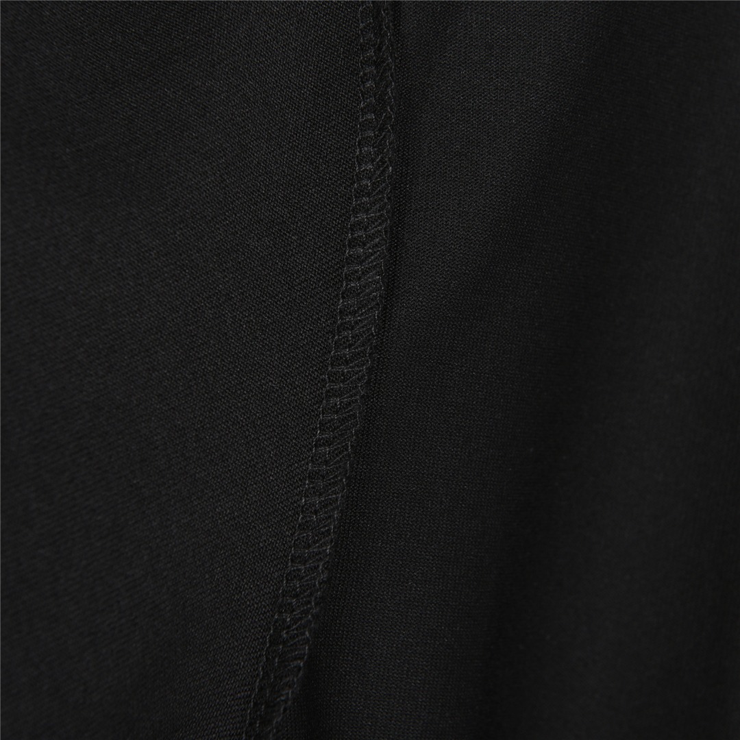 Gucci/古驰 幻彩重影logo印花短袖T恤黑色 白色