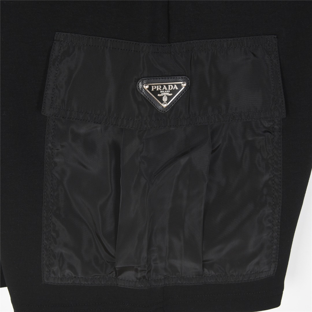 Prada/普拉达 25ss 金属三角标侧口袋工装短裤