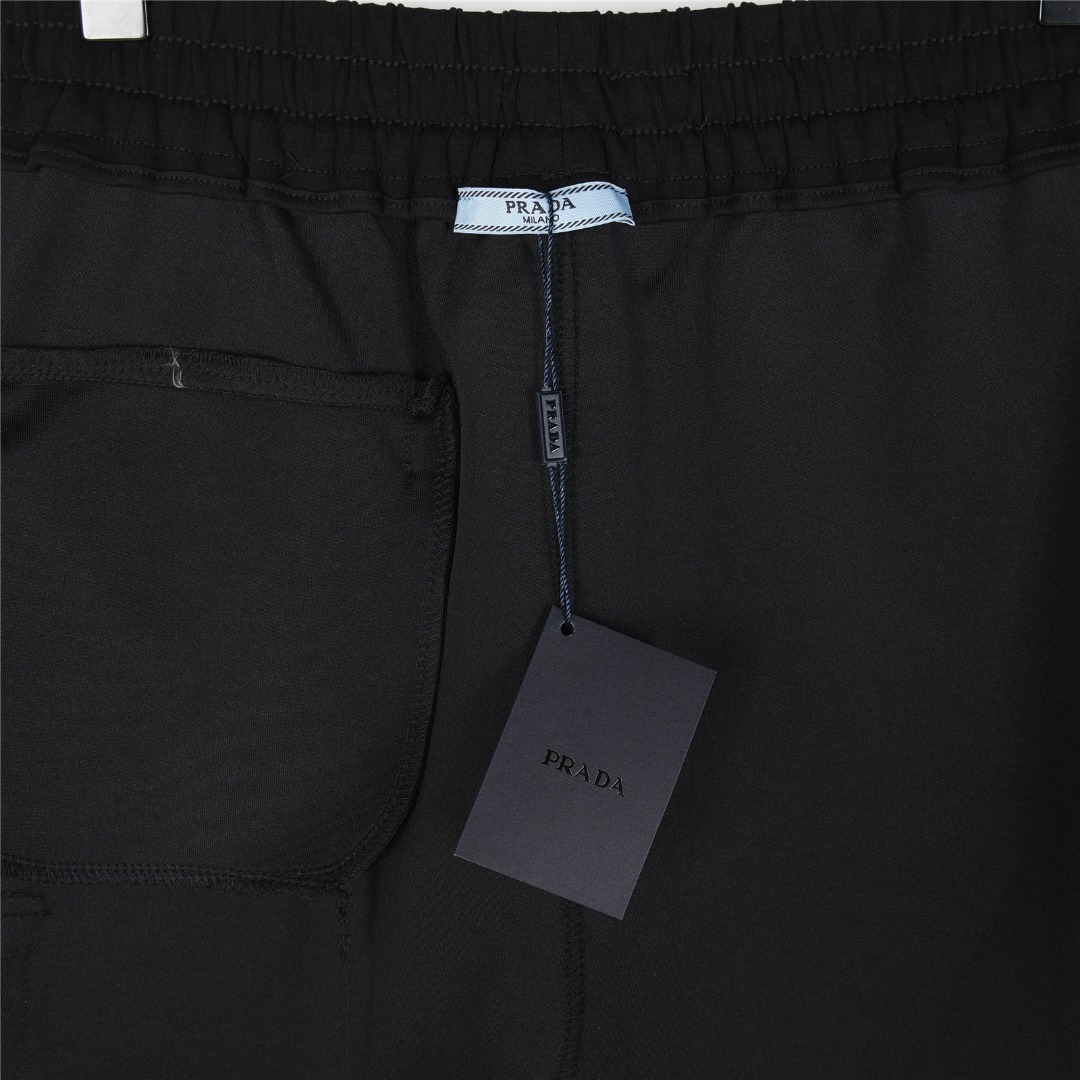 Prada/普拉达 25ss 金属三角标侧口袋工装短裤