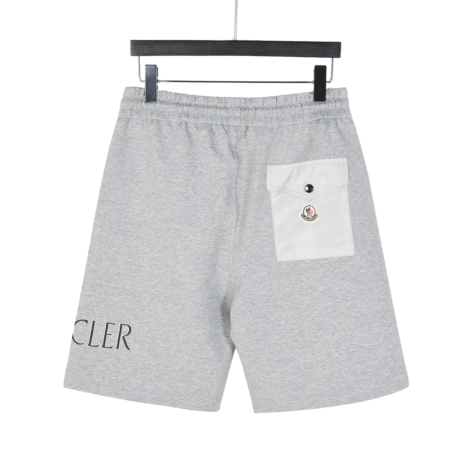 Moncler/蒙口 25ss 侧边字母logo及后口袋徽章刺绣短裤