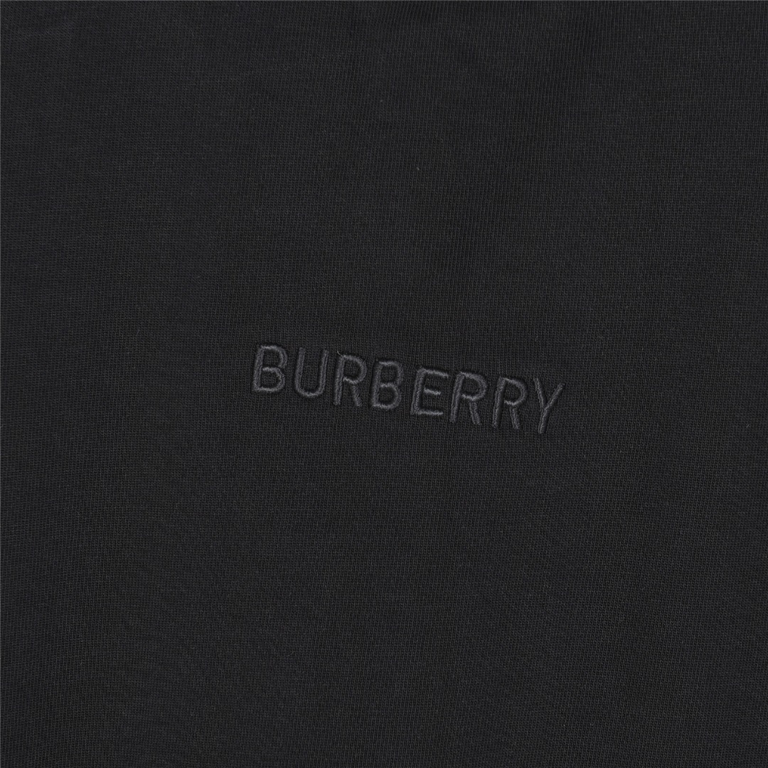 Burberry/巴宝莉 25ss 胸前暗纹战马立体刺绣短袖T恤 黑色 白色