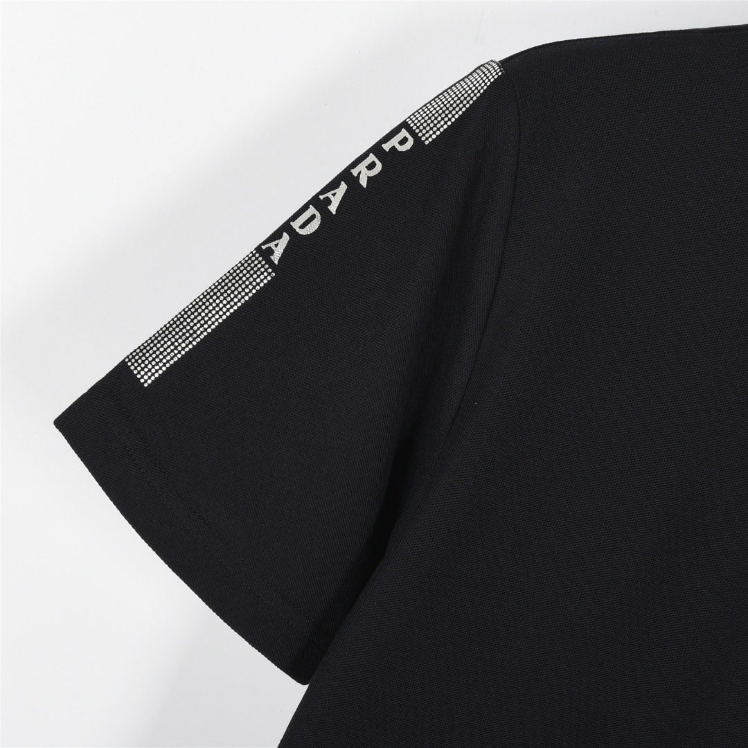 Prada /普拉达 25ss 金属三角标及袖口烫银字母短袖Polo衫