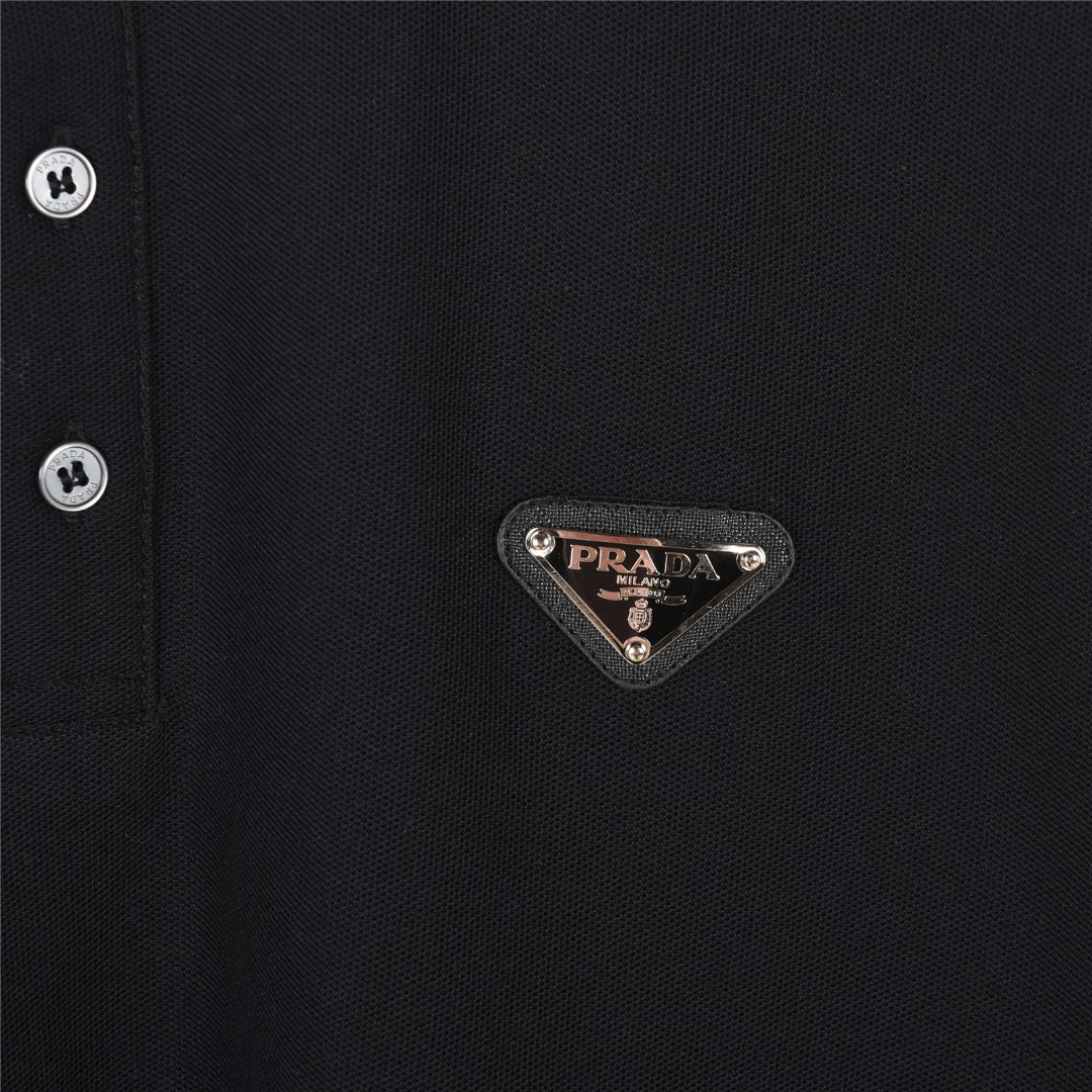 Prada /普拉达 25ss 金属三角标及袖口烫银字母短袖Polo衫