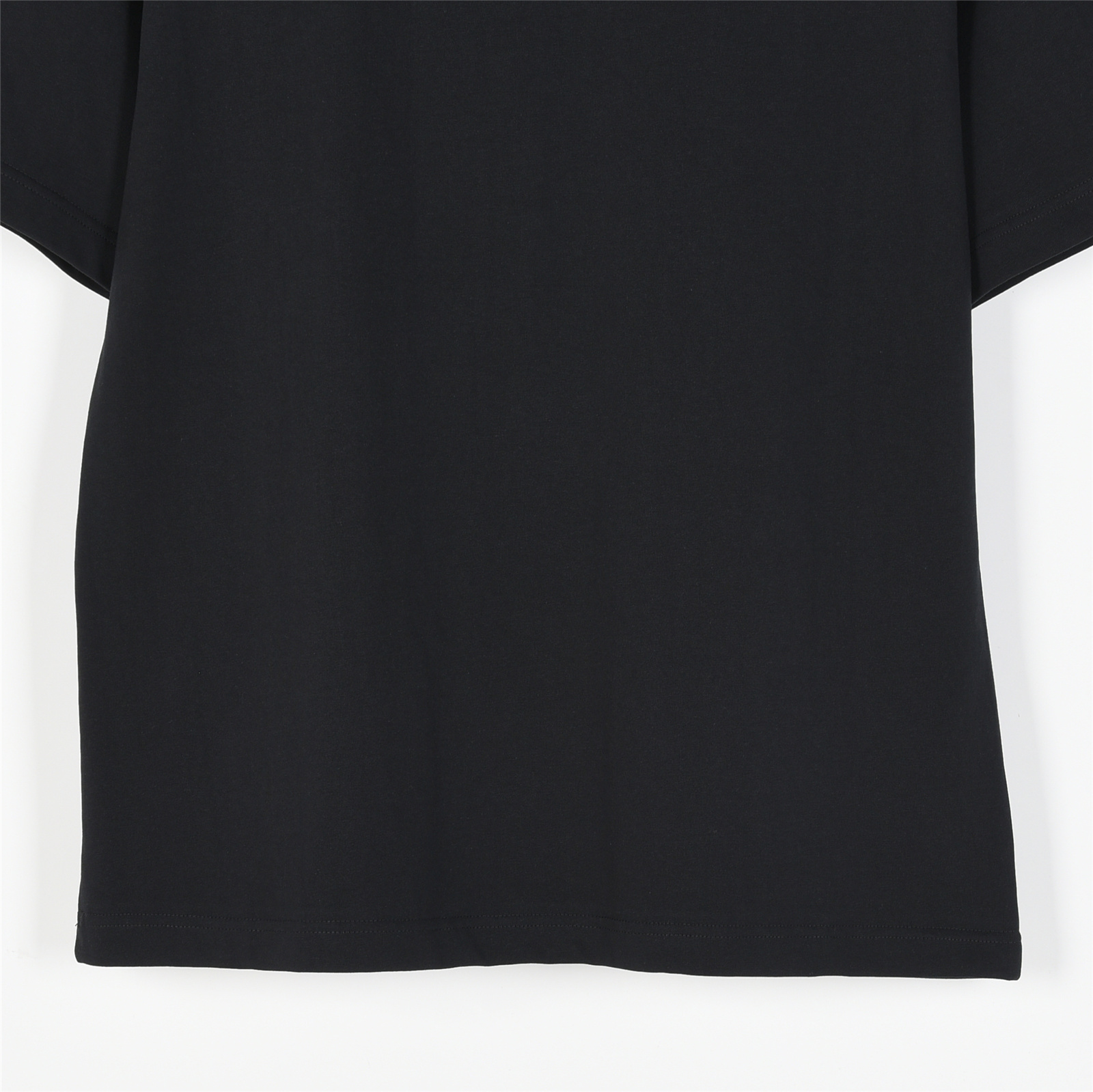 Prada/普拉达 25ss 3D重影字母刺绣短袖T恤 经典胸前3D重影字母logo泼墨立体刺绣 白色 黑色