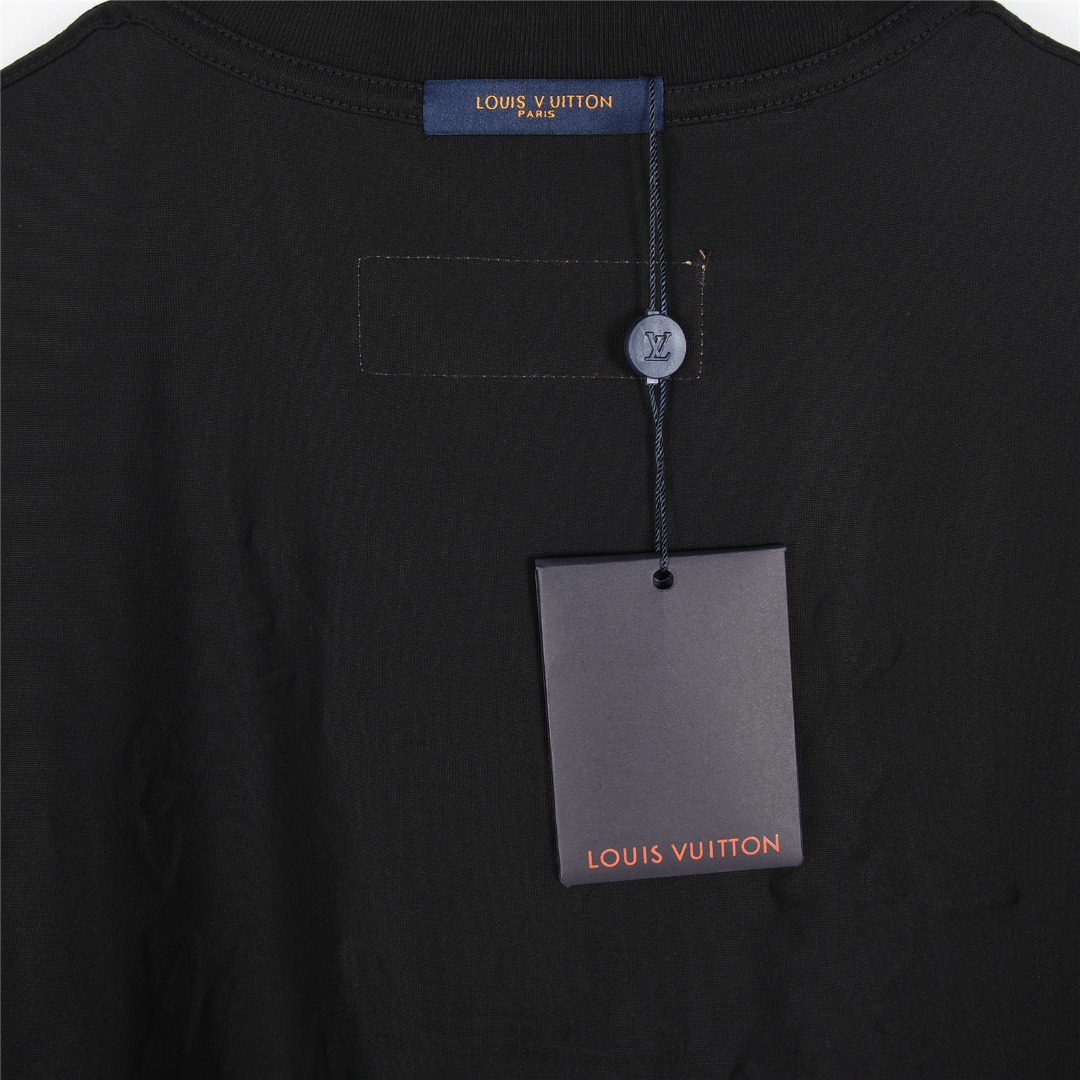 Louis Vuitton/路易威登 25ss 梦想家涂鸦标语印花短袖T恤 白色 黑色-Chinese UA Cheap High Quatity Brand Clothes Bags handbags Sneakers wholesale wholesaler seller from China Factory suppliers Fashion Clothing Shoes best Quality Beautiful Price Louis Vuitton/路易威登 25ss 梦想家涂鸦标语印花短袖T恤 白色 黑色