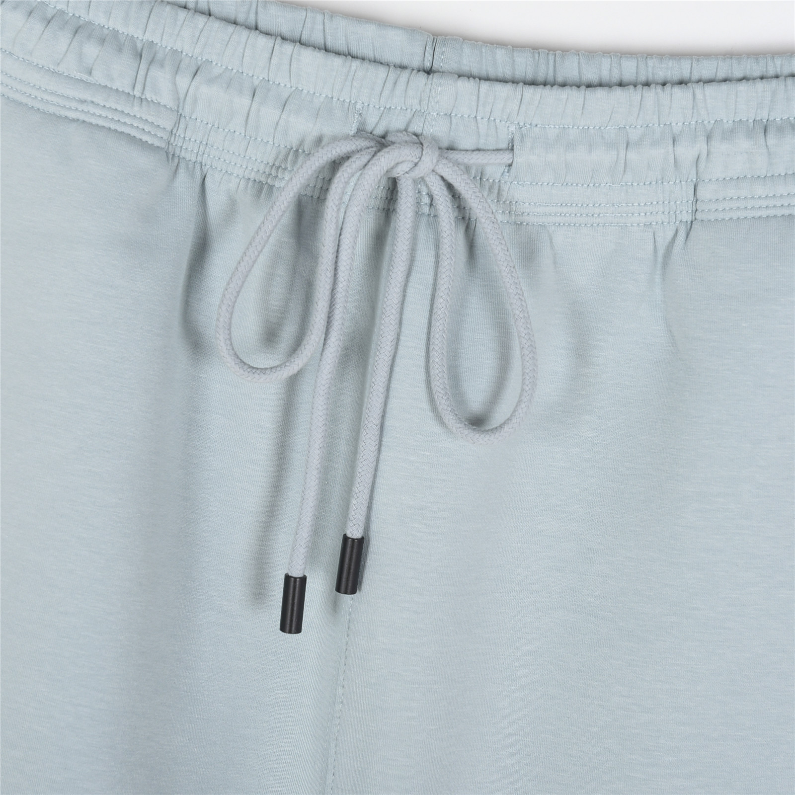 Burberry/巴宝莉 25ss 草写字母logo刺绣短裤 浅蓝色 杏色 黑色