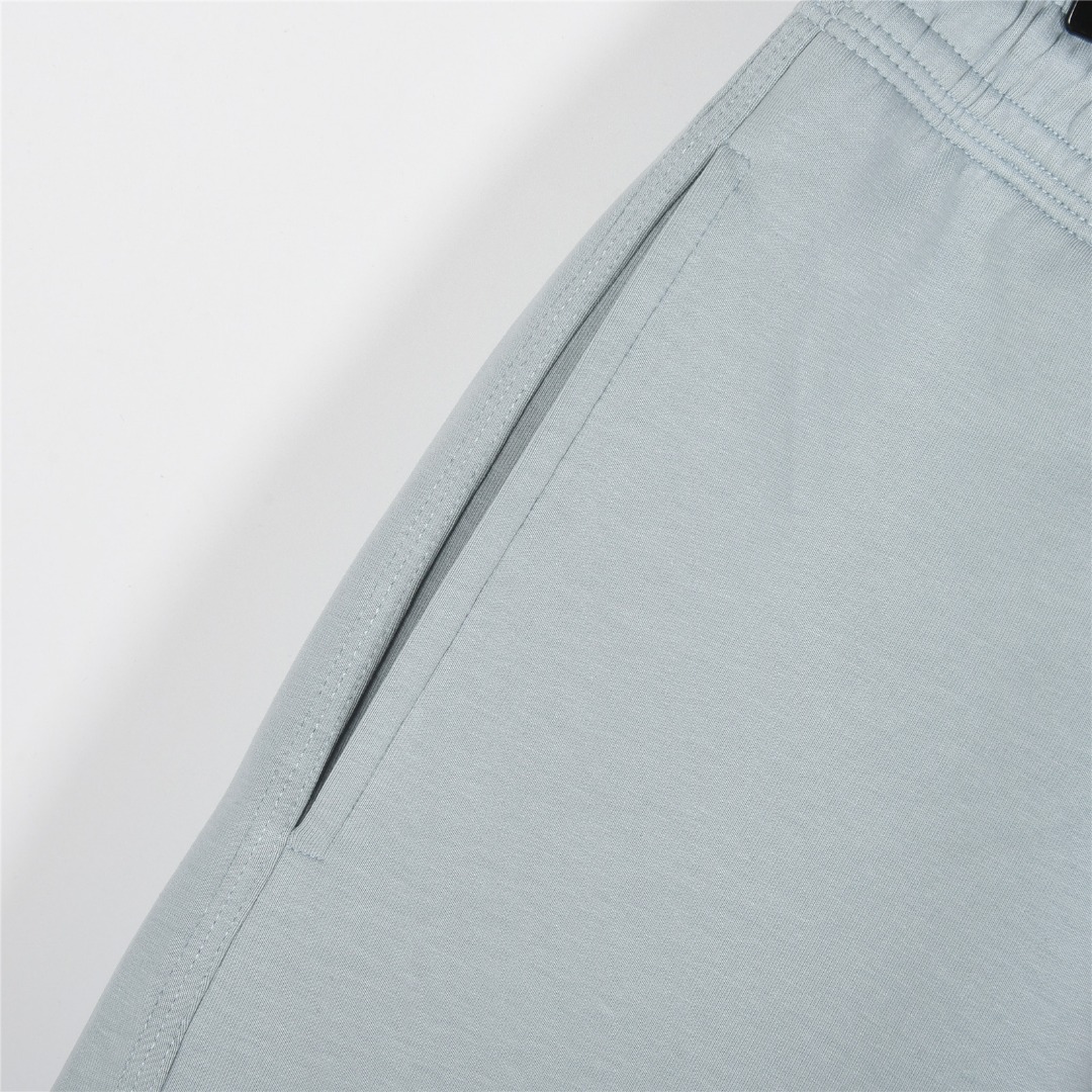 Burberry/巴宝莉 25ss 草写字母logo刺绣短裤 浅蓝色 杏色 黑色