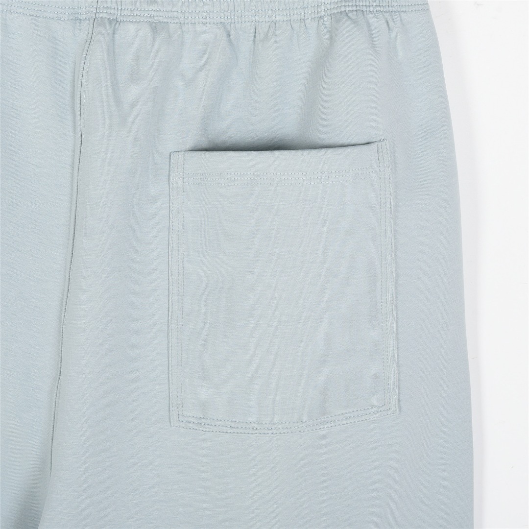 Burberry/巴宝莉 25ss 草写字母logo刺绣短裤 浅蓝色 杏色 黑色