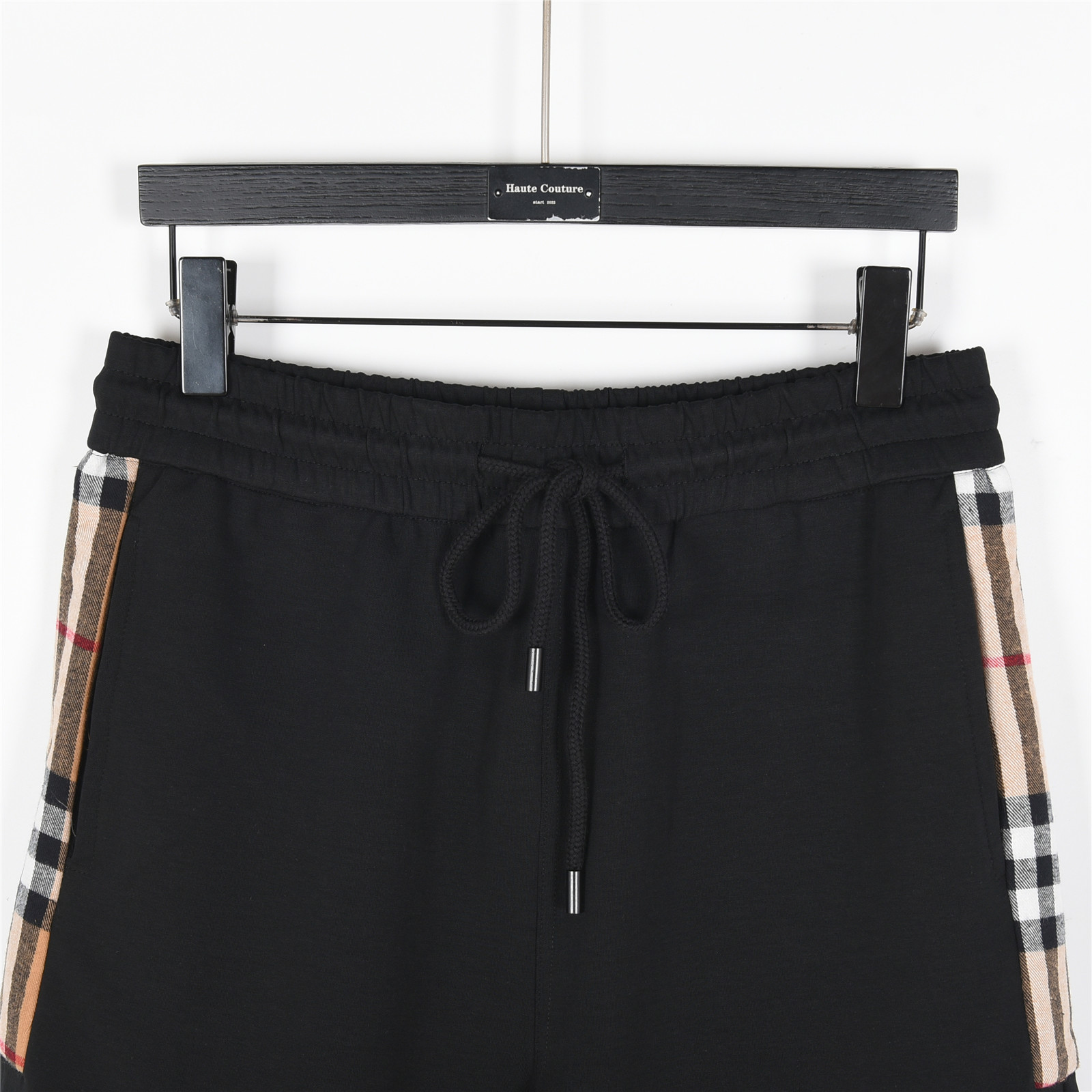 Burberry/巴宝莉 经典格纹贴布拼接logo口袋短裤 黑色