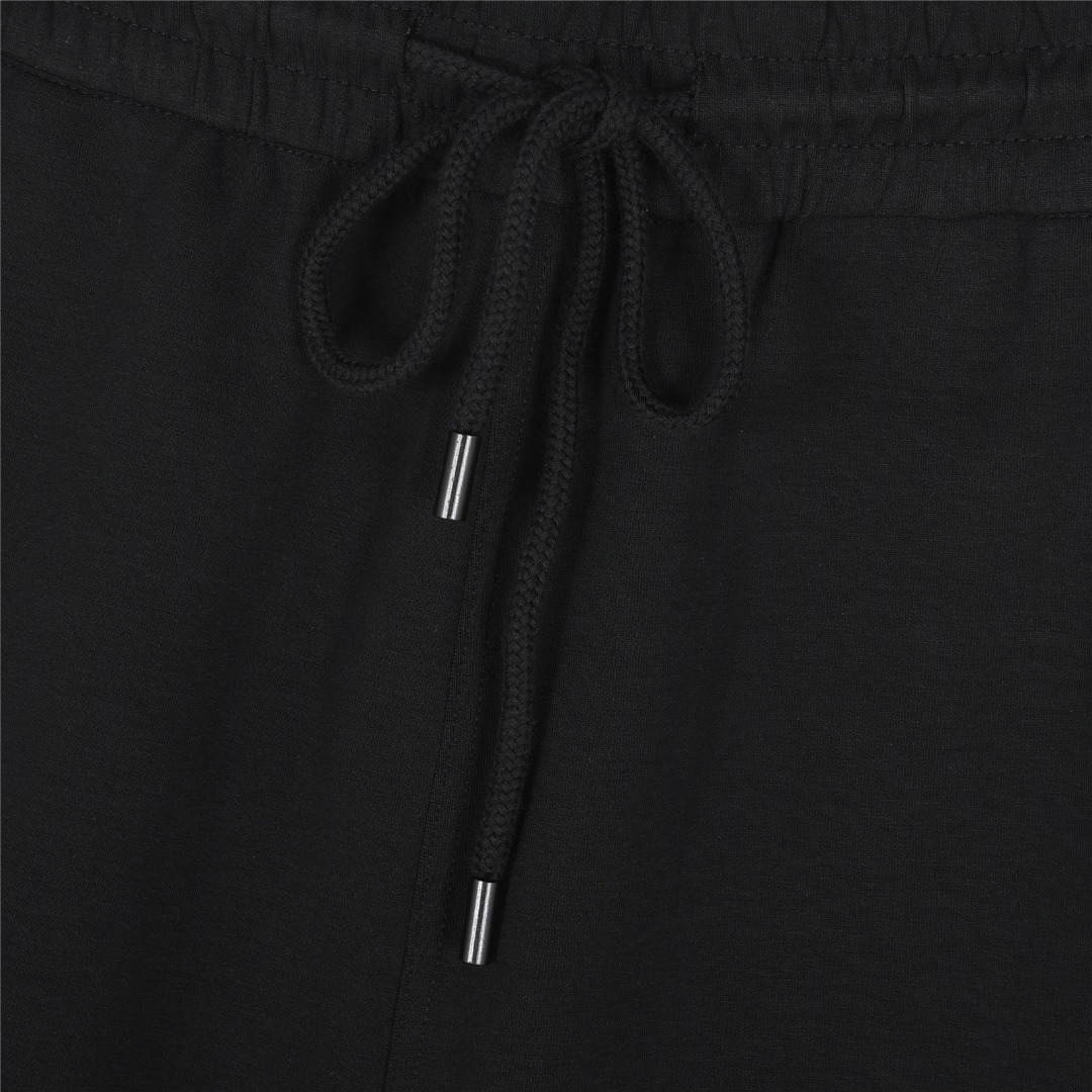 Burberry/巴宝莉 经典格纹贴布拼接logo口袋短裤 黑色